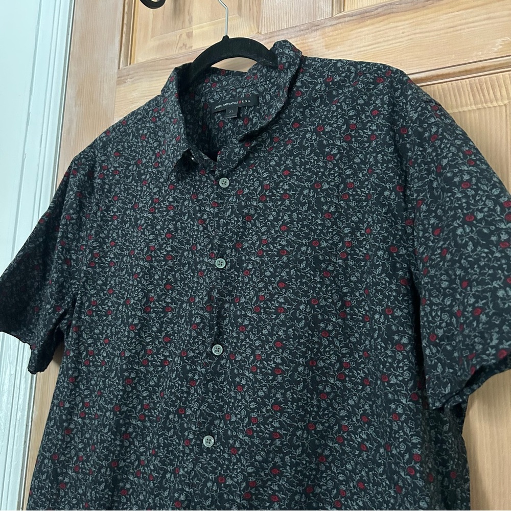 John Varvatos Black and Red Roses Short Sleeve Cotton Button Down Shirt Size XL